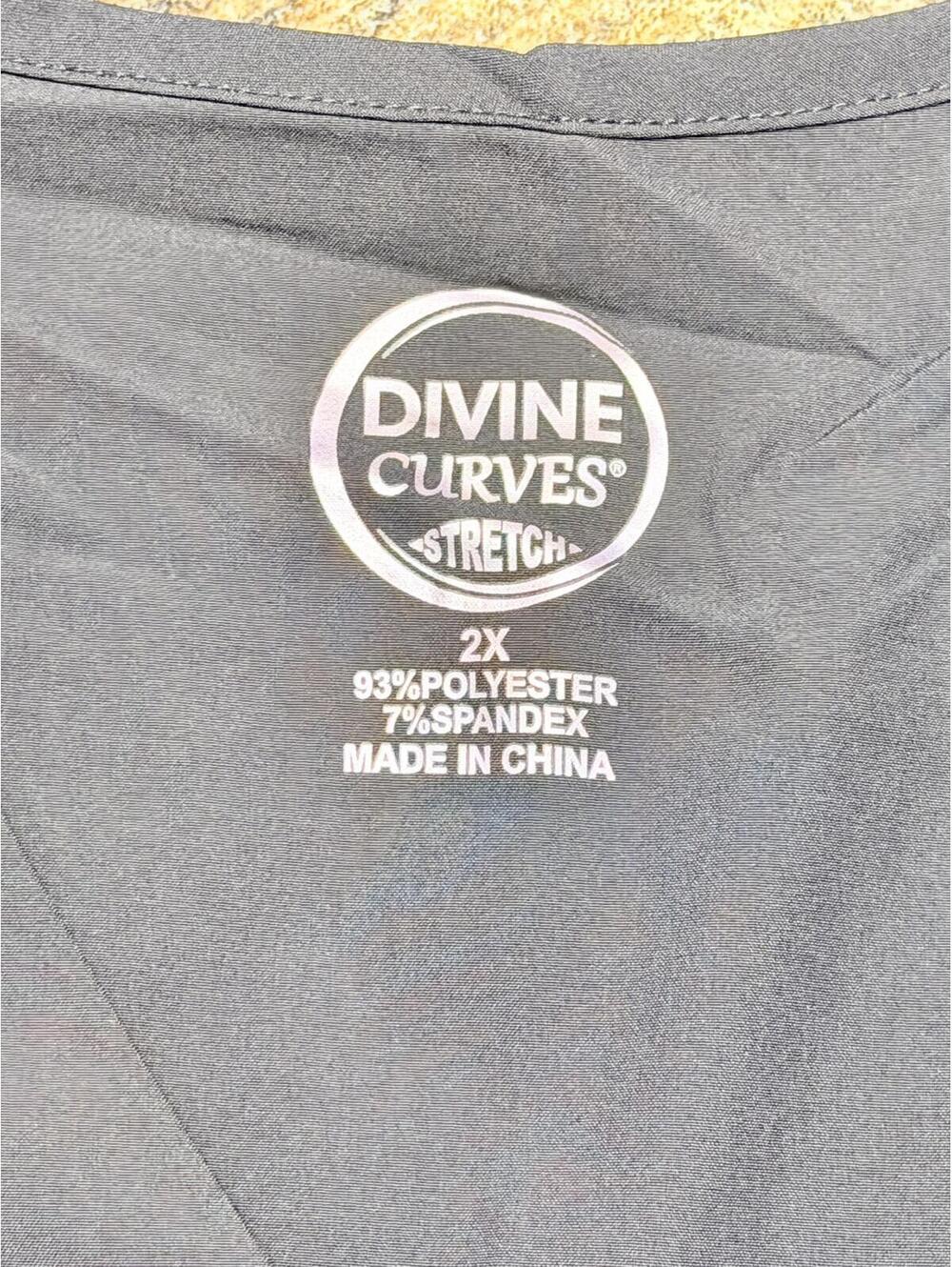 Divine Curves Scrub Set NWT 2X Black Medical Uniform Top & Pants Plus Size - Picture 3 of 9